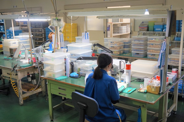 部品加工作業